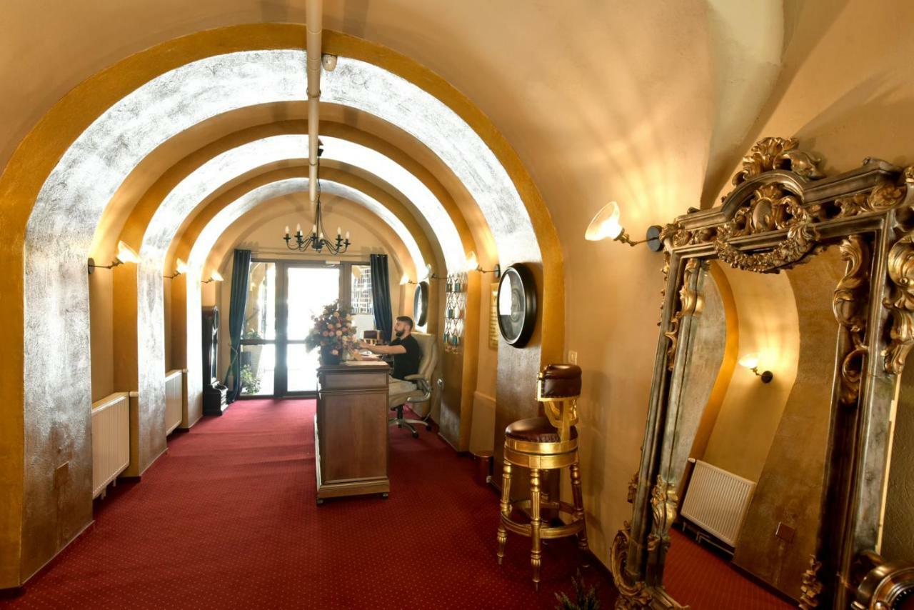 Safrano Palace 布拉索夫 外观 照片